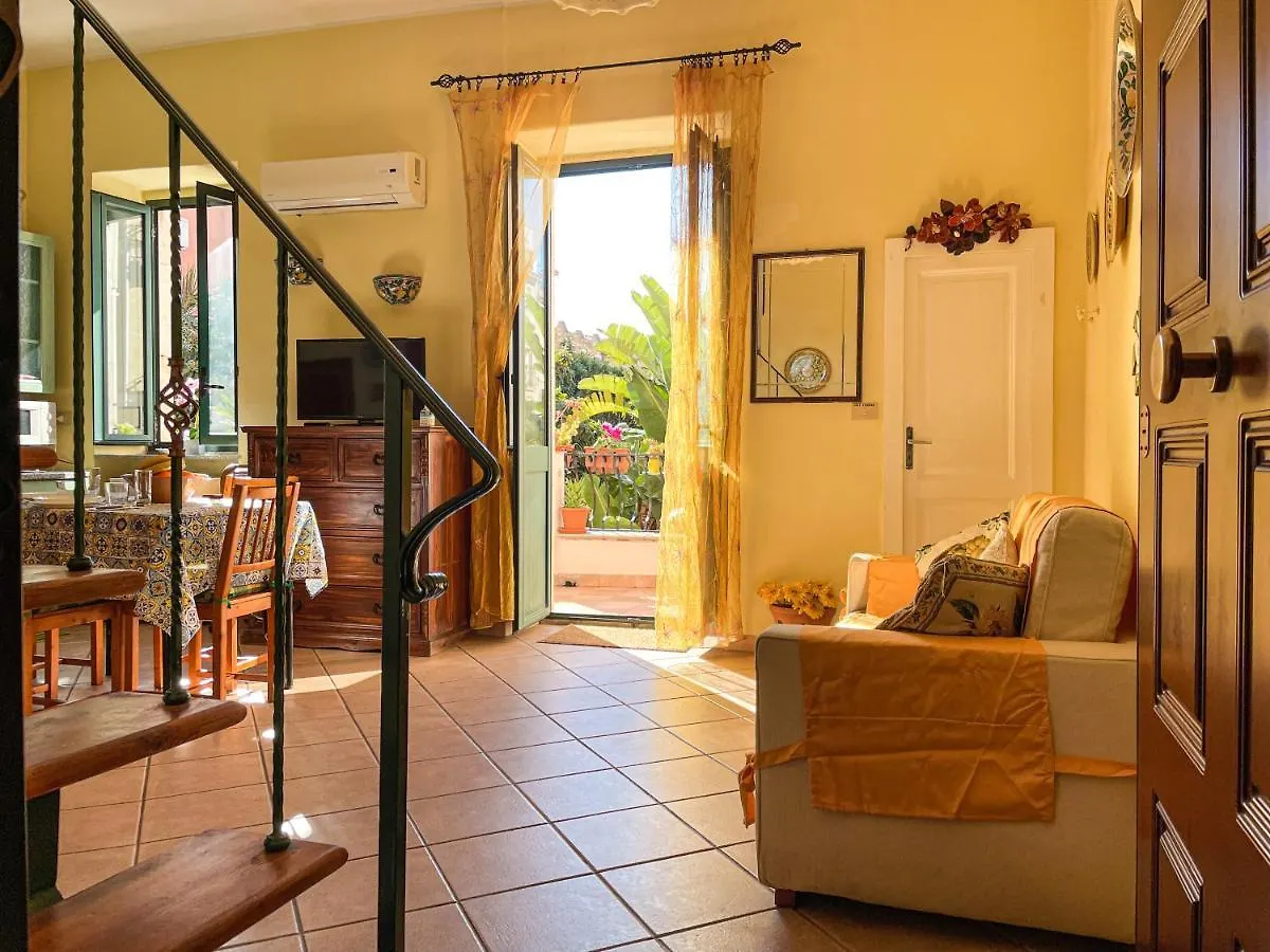 تاورمينا Porta Messina Terrace Apartments إيطاليا