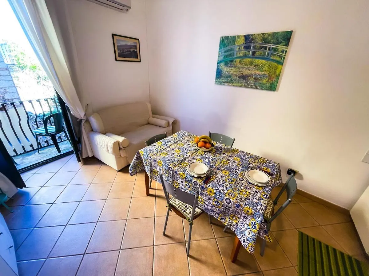 Porta Messina Terrace Apartments Taormina 0*,  Italia