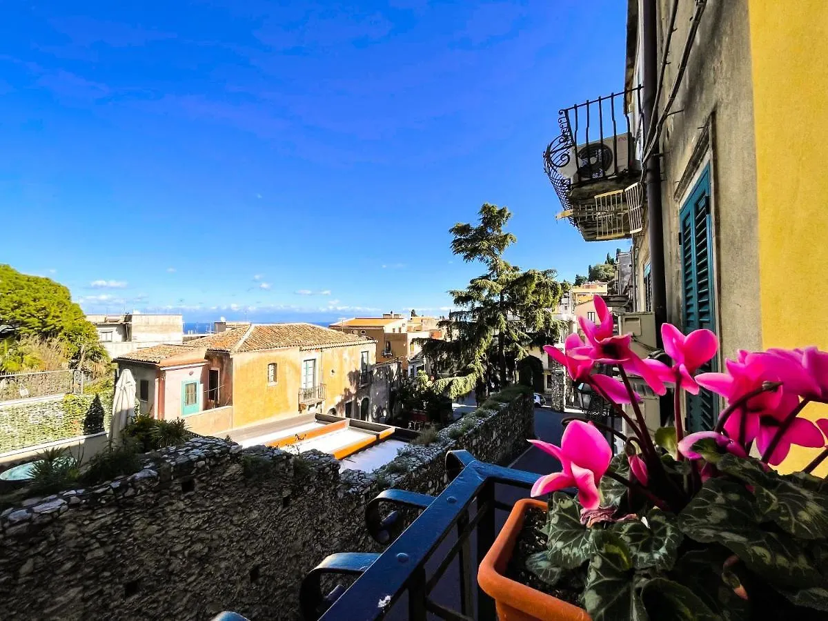 Porta Messina Terrace Apartments Taormina